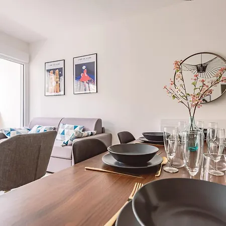 Henri Au Pied De La Cathedrale. דירה *