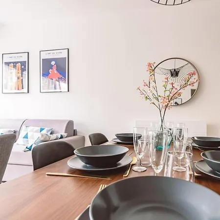 Daire Henri Au Pied De La Cathedrale. *