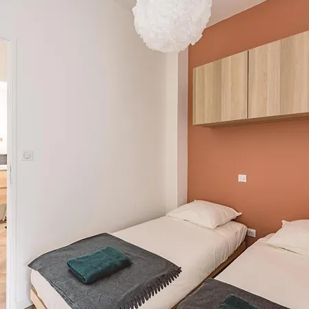 Daire Henri Au Pied De La Cathedrale.