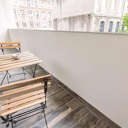 Daire Henri Au Pied De La Cathedrale. Reims